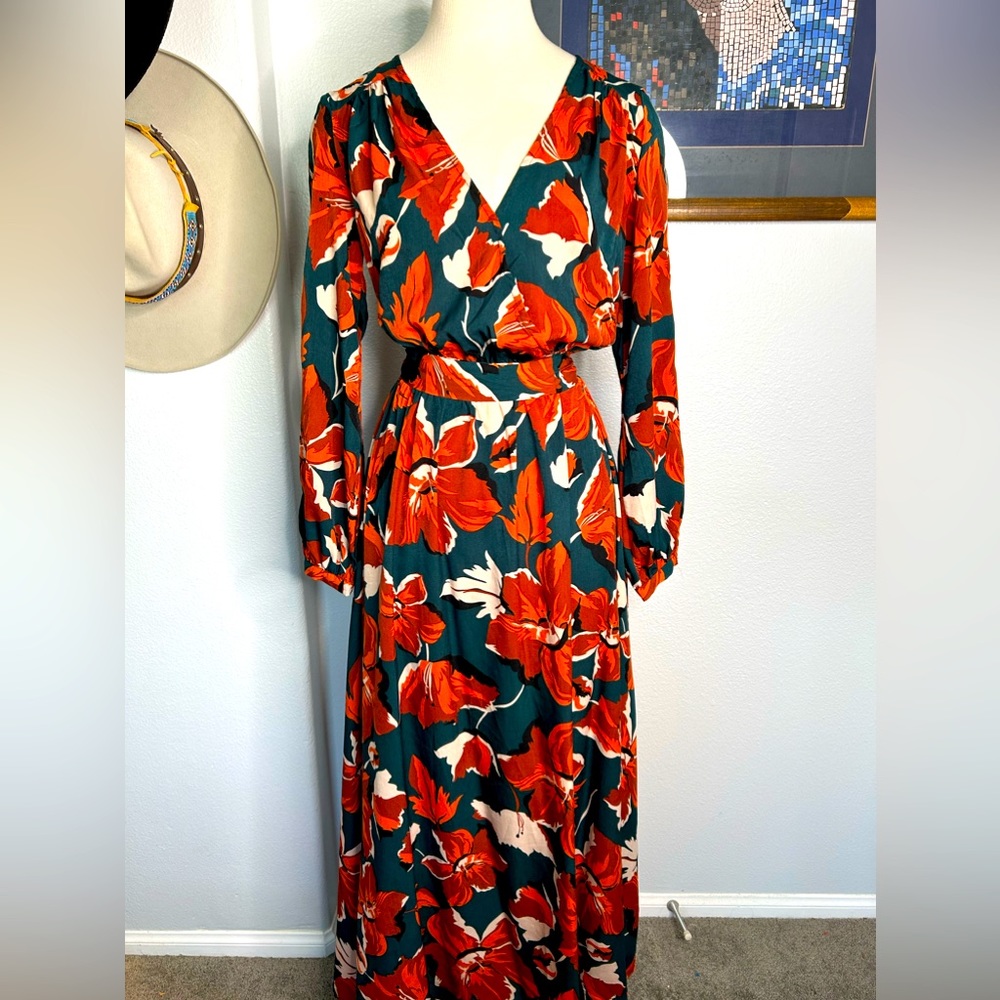 “Aakaa” Long Floral Dress